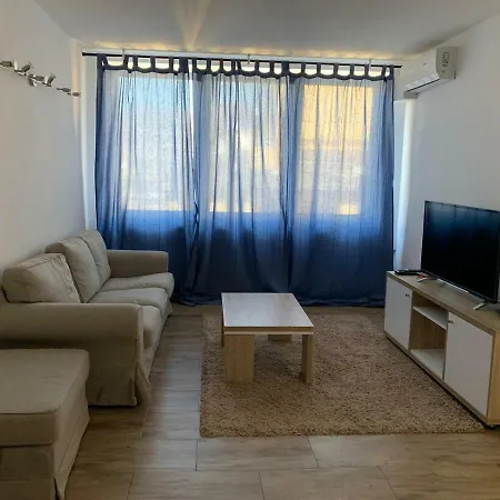 Downtown Boardinghouse Apartment *