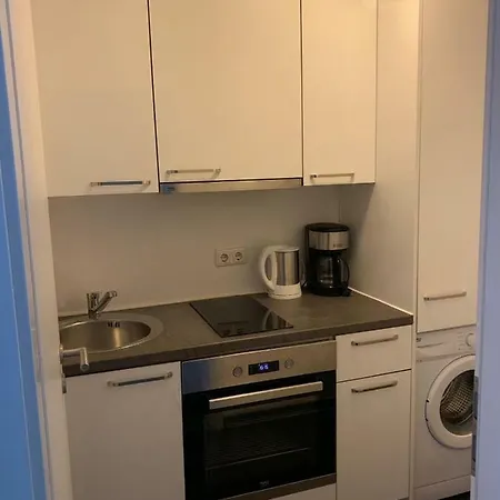 Downtown Boardinghouse Apartment *