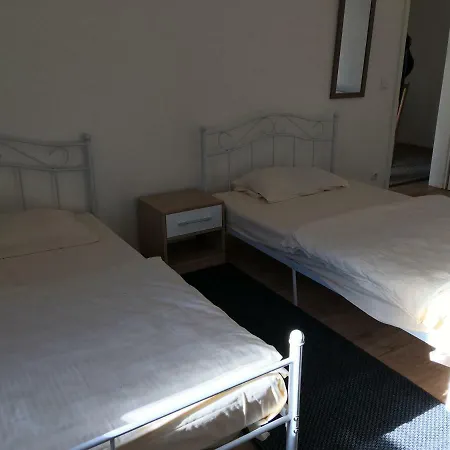 Downtown Boardinghouse Apartman